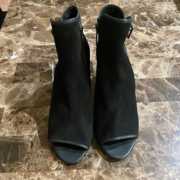 Donald J. Pliner Shoes - Donald J.Pliner